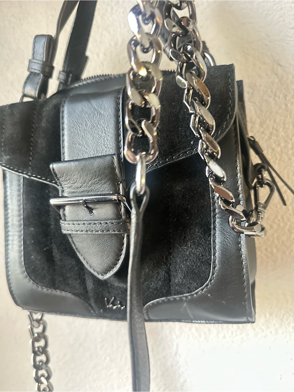 Women’s Black Chain-Detail Crossbody Bag